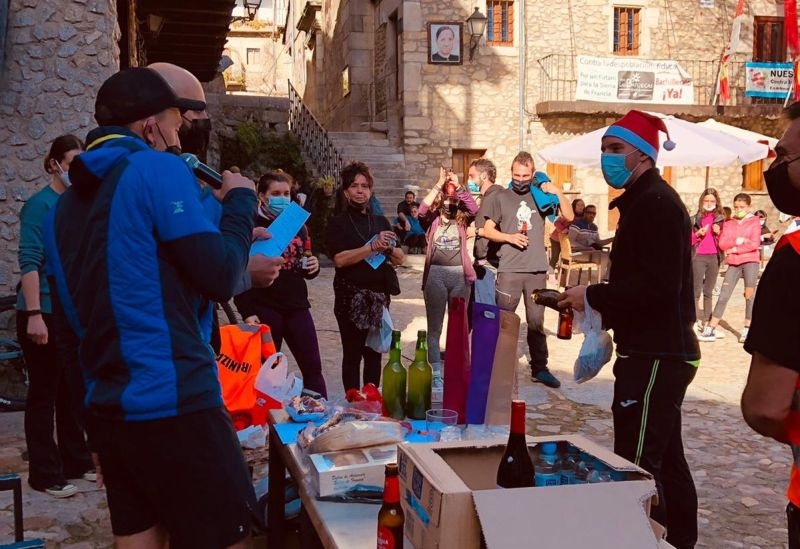 Mogarraz despide 2021 con una divertida carrera de San Silvestre